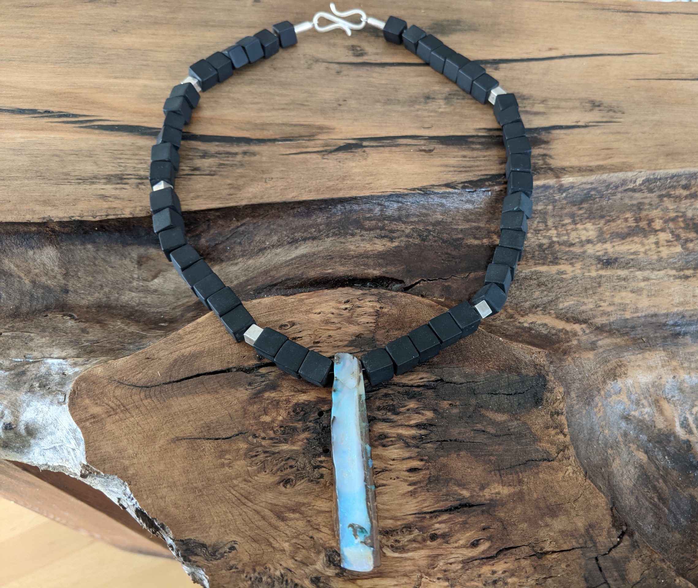 Kette mit Onyx und Opal