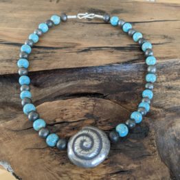 Kette mit Keramik und Silber